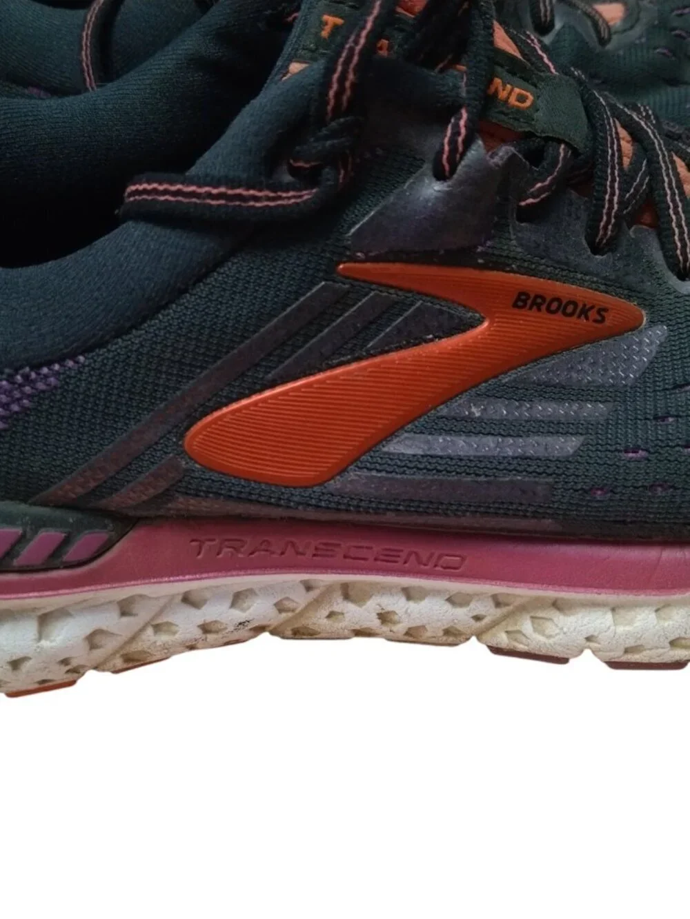 Brooks women size